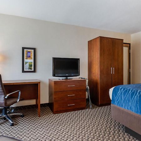 Comfort Inn & Suites Near Route 66 Линкольн Номер фото