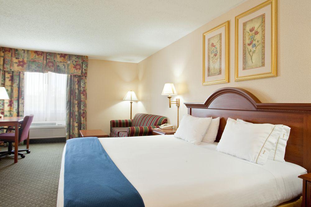 Comfort Inn & Suites Near Route 66 Линкольн Экстерьер фото