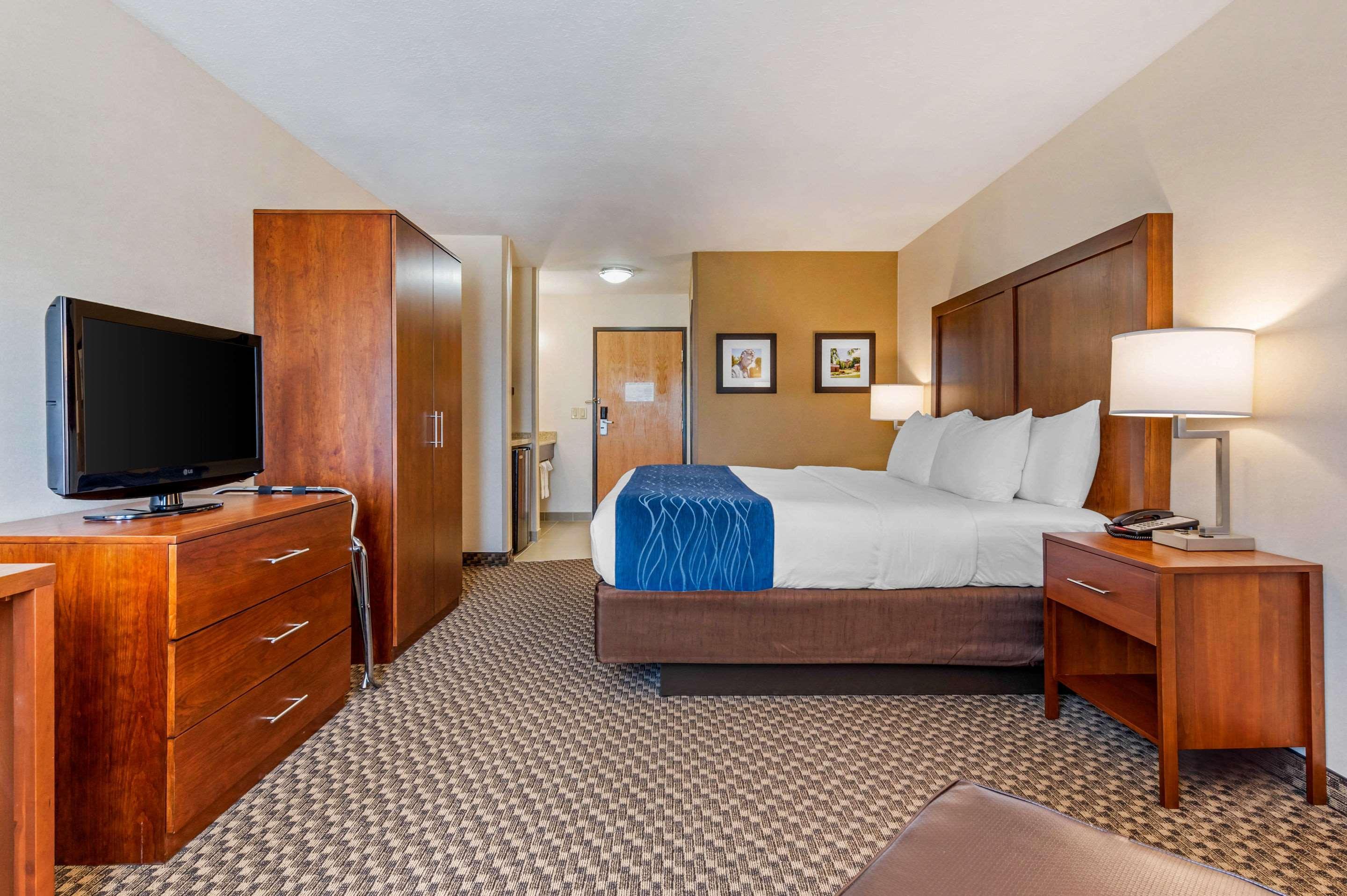 Comfort Inn & Suites Near Route 66 Линкольн Экстерьер фото