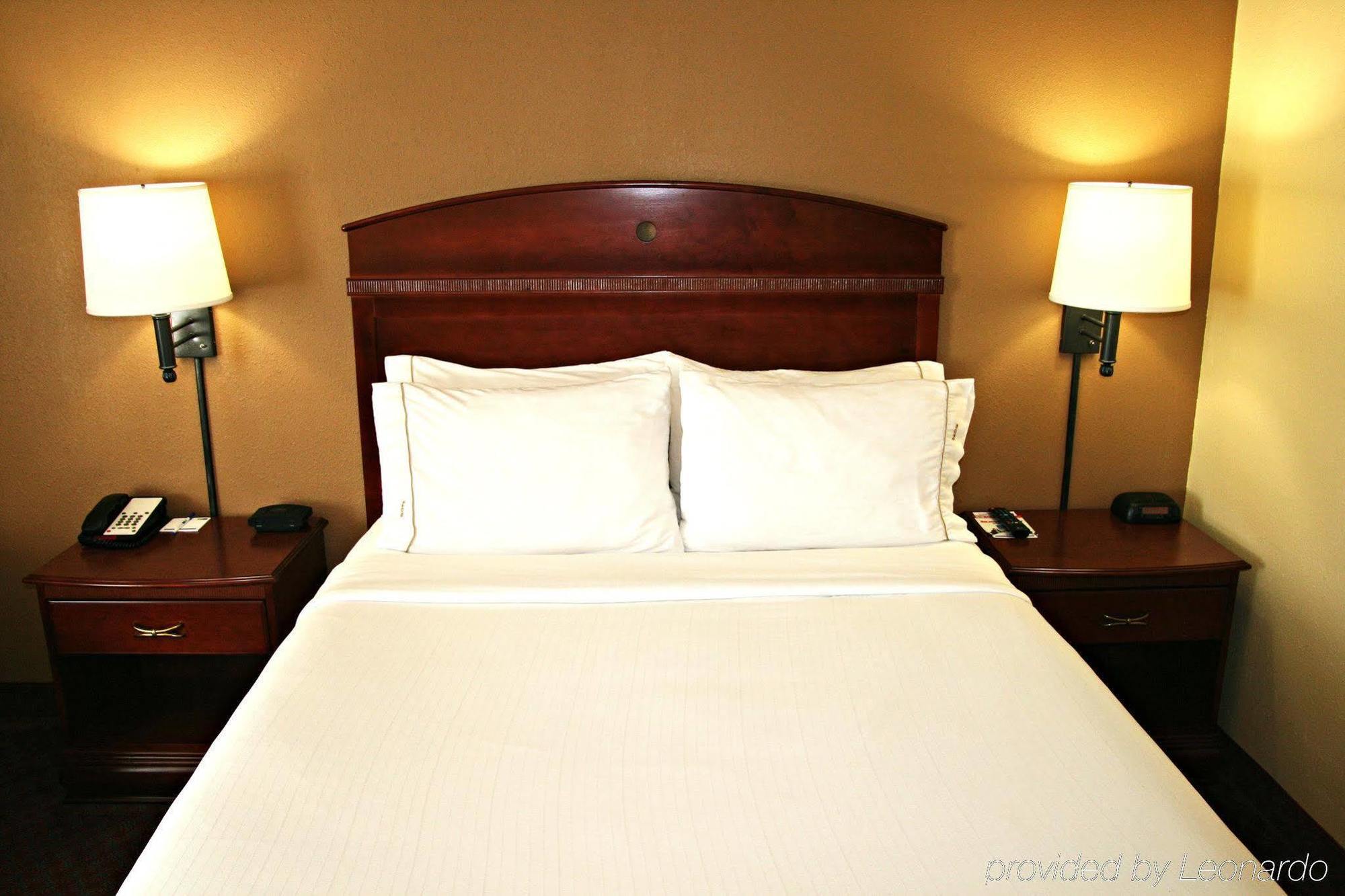 Comfort Inn & Suites Near Route 66 Линкольн Экстерьер фото